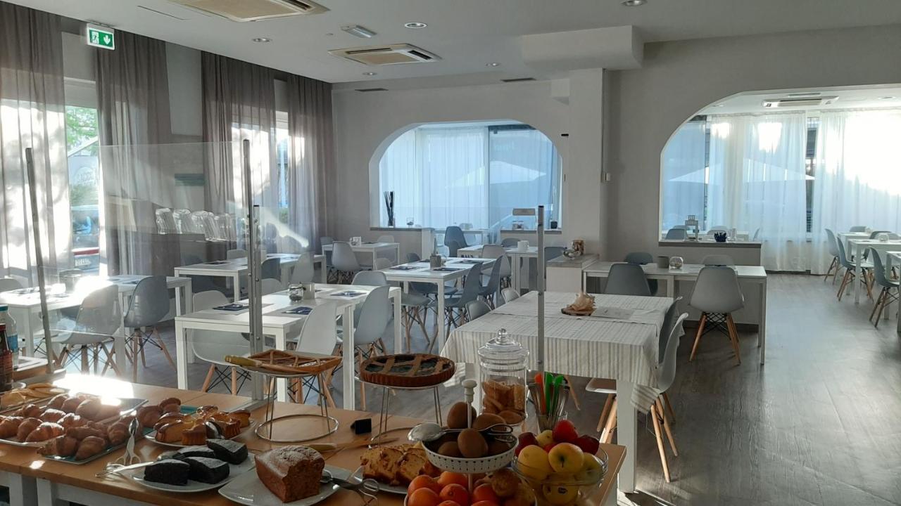 Hotel Arlecchino Riccione Extérieur photo