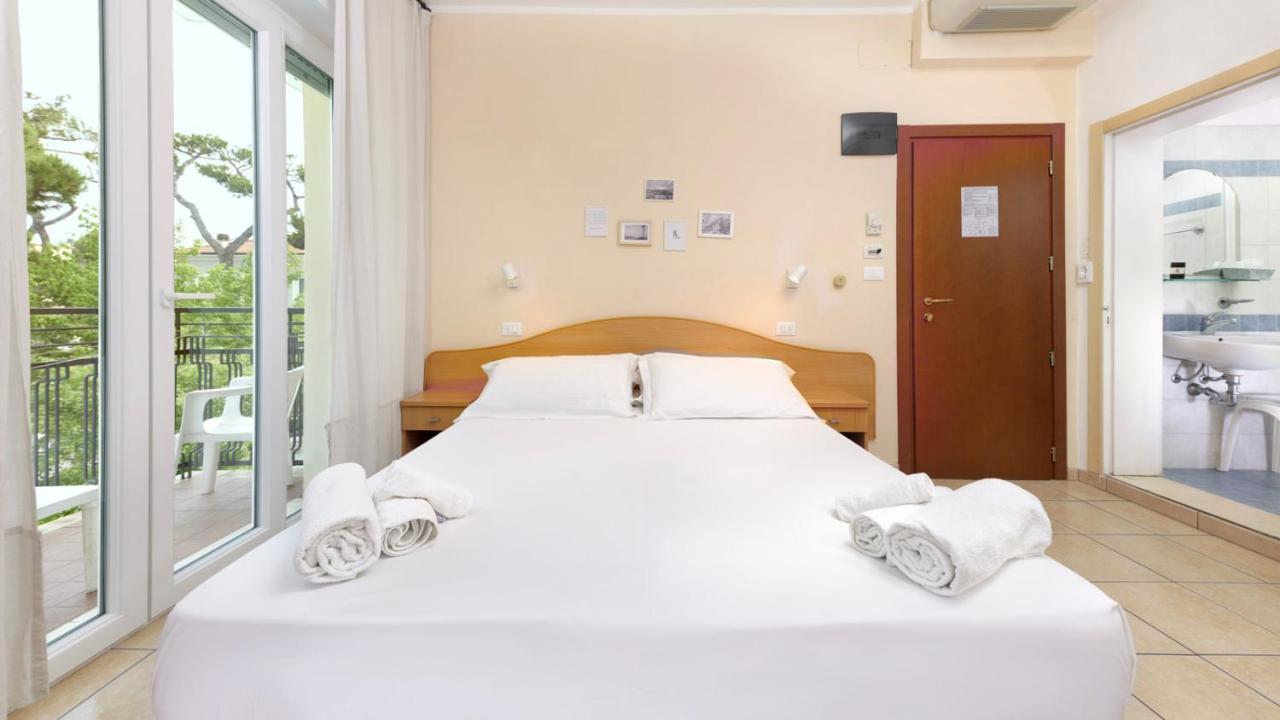 Hotel Arlecchino Riccione Extérieur photo
