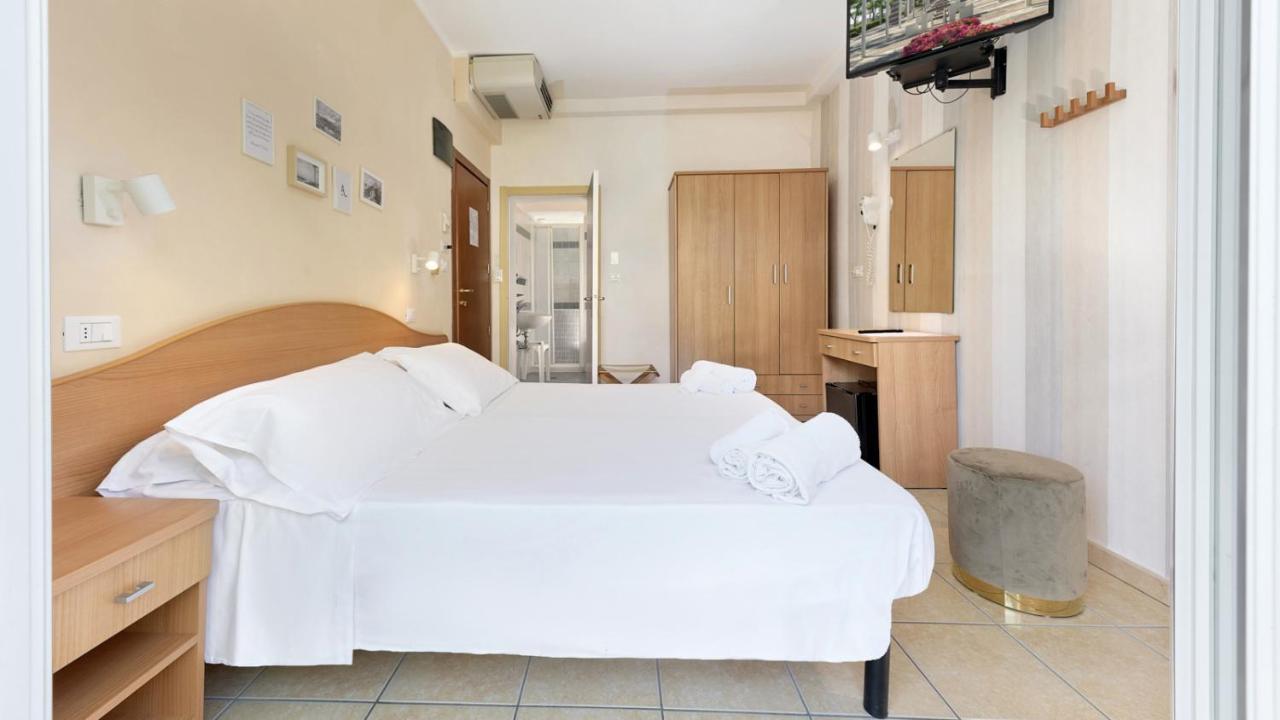 Hotel Arlecchino Riccione Extérieur photo