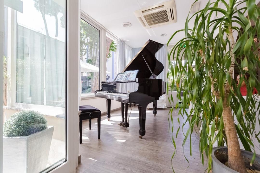 Hotel Arlecchino Riccione Extérieur photo